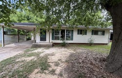 1316 Leonard Dr., Tupelo, MS 38801