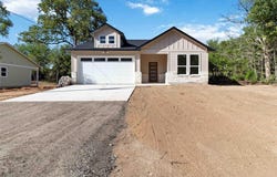 150 Palikea CT, Bastrop, TX 78602