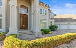1601 NW Arrowhead Trail, Blue Springs, MO 64015