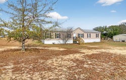 415 Bradford, Headland, AL 36345