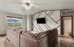 717 N Main St, Lennox, SD 57039-2386