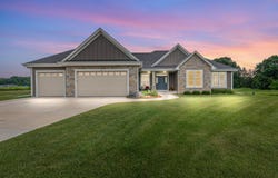 286 Nagel Ln, Colgate, WI 53017