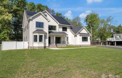 26 Mary Ellen Drive, Edison, NJ 08820
