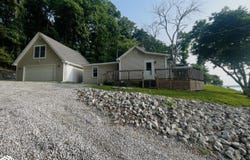 3575 Mississippi River Road, Keokuk, IA 52632