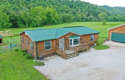4264 1482 Highway, Oneida, KY 40972
