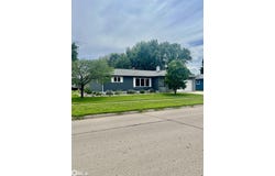 615 W 11th Street, Garner, IA 50438