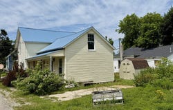 300 Cass Street, Cheboygan, MI 49721