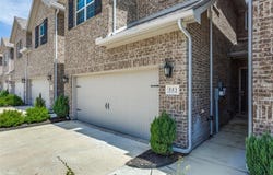 553 Hutchinson Lane, Lewisville, TX 75077