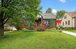 2709 41st Place, Des Moines, IA 50310
