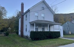27 Maple Ave, Chester, MA 01011