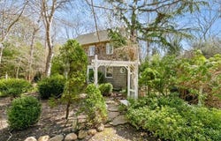 148 OAK VIEW HWY, East Hampton, NY 11937