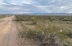 3384 S Turquoise Road, Golden Valley, AZ 86413