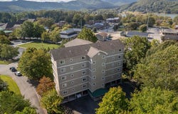 121 N River Street, HIAWASSEE, GA 30546