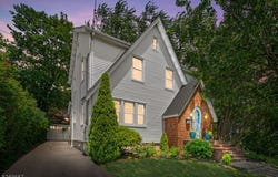 152 Hilton Ave, Maplewood Twp., NJ 07040-3204