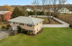 250 Brownell Lane, Portsmouth, RI 02871