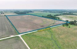 Thomas Avenue, Coggon, IA 52218