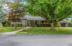 217 Westmont Rd, Ross Twp, PA 15237