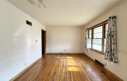 1516 Dixie St, Hutchinson, KS 67501
