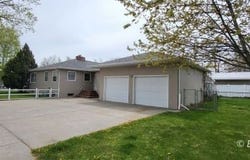 305 S Custer Ave, Miles City, MT 59301