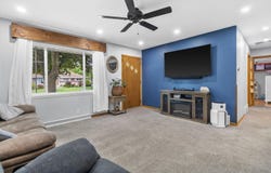 8120 W Norwich Ave, Greenfield, WI 53220