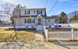 6 Levitt Ave, Bergenfield Boro, NJ 07621-1905