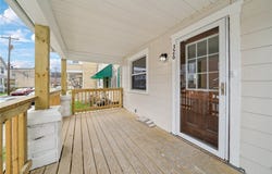 326 Mckinley Ave, East Vandergrift, PA 15629