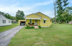 876 NE Hillman Highway, Abingdon, VA 24210