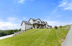 888 Smokey Quartz Blvd Blvd, New Tazewell, TN 37825