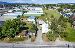 125 N Flora Rd, Greenacres, WA 99016