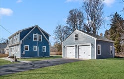 8 Clinton Avenue, Scituate, RI 02831