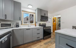 2119 N DIVISION Street, APPLETON, WI 54911