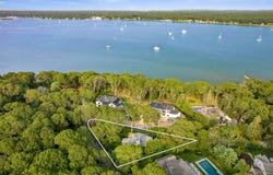30 Springwood Way, East Hampton, NY 11937