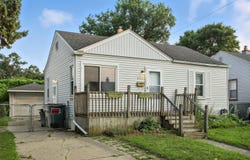 644 E Brickley Avenue, Hazel Park, MI 48030