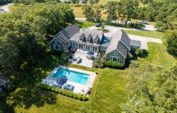 8 Paddock Road, Oak Bluffs, MA 02557