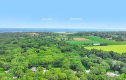 9 Two Rod Highway, Wainscott, NY 11975