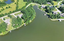 1810 W Shore Dr, Macon, MO 63552