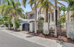 821 SE 2nd Ct, Fort Lauderdale, FL 33301