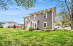 25 S Maple Street, Hartford, MI 49057