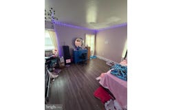 121 CHAMBERLAINE AVENUE, POTTSVILLE, PA 17901