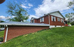 827 NE Main Street, Paoli, IN 47454