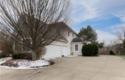 4307 S Fall Lake Drive, Avon, OH 44011