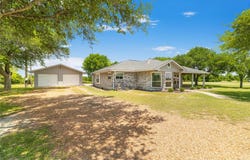 2460 State Highway 95 Highway N, Moulton, TX 77975