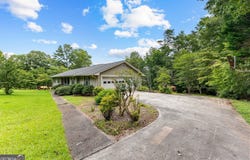 110 Mourning Dove Drive S, Fayetteville, GA 30215