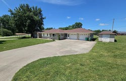 513 N Oak Street, Agency, IA 52530