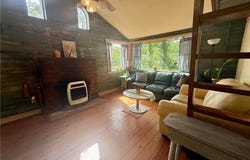 16 Nut  ST, Eureka Springs, AR 72632