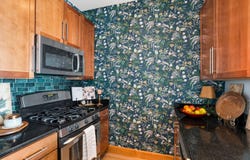 1550 E Royall Pl, Milwaukee, WI 53202