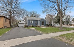 418 Bonnie Brae Avenue, Itasca, IL 60143