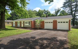2881 S Catalina Drive, Columbus, IN 47201