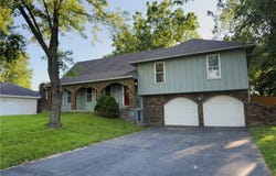 6418 woodstock Street, Shawnee Mission, KS 66218
