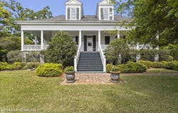 811 E Scenic Drive, Pass Christian, MS 39571